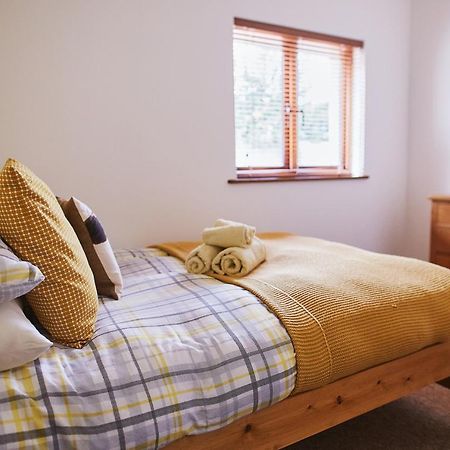 The Old Dairy - Boutique Countryside Cottage At Harrys Cottages Pen-y-Clawdd 외부 사진
