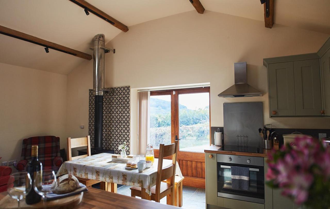 The Old Dairy - Boutique Countryside Cottage At Harrys Cottages Pen-y-Clawdd 외부 사진