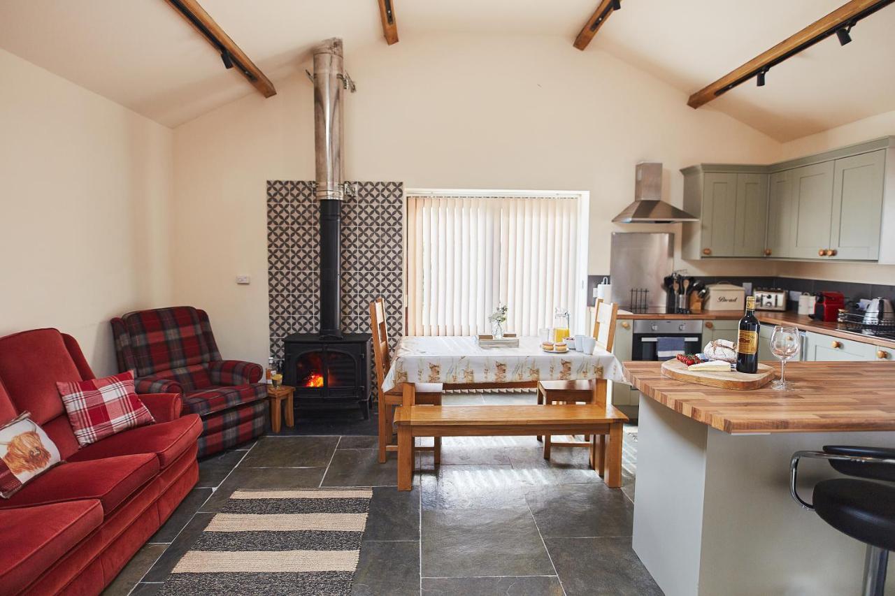 The Old Dairy - Boutique Countryside Cottage At Harrys Cottages Pen-y-Clawdd 외부 사진
