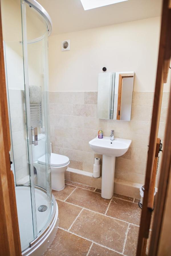 The Old Dairy - Boutique Countryside Cottage At Harrys Cottages Pen-y-Clawdd 외부 사진