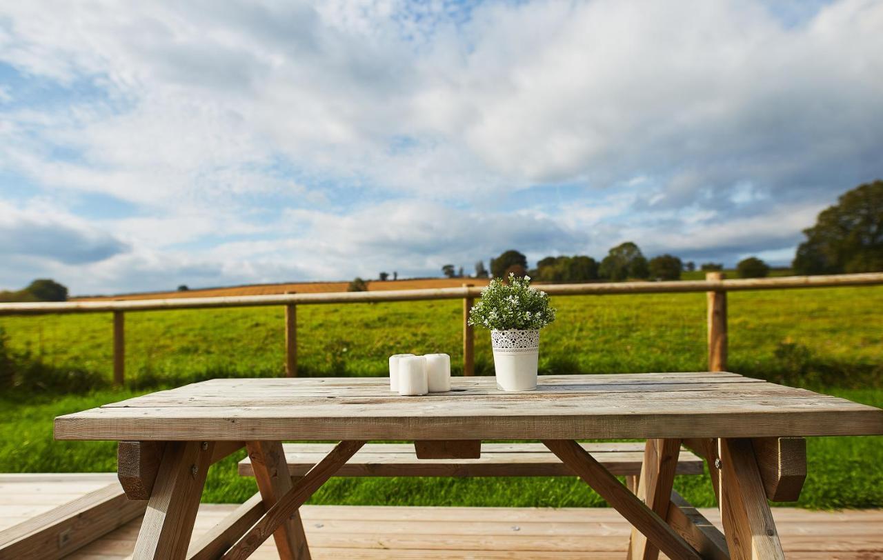 The Old Dairy - Boutique Countryside Cottage At Harrys Cottages Pen-y-Clawdd 외부 사진