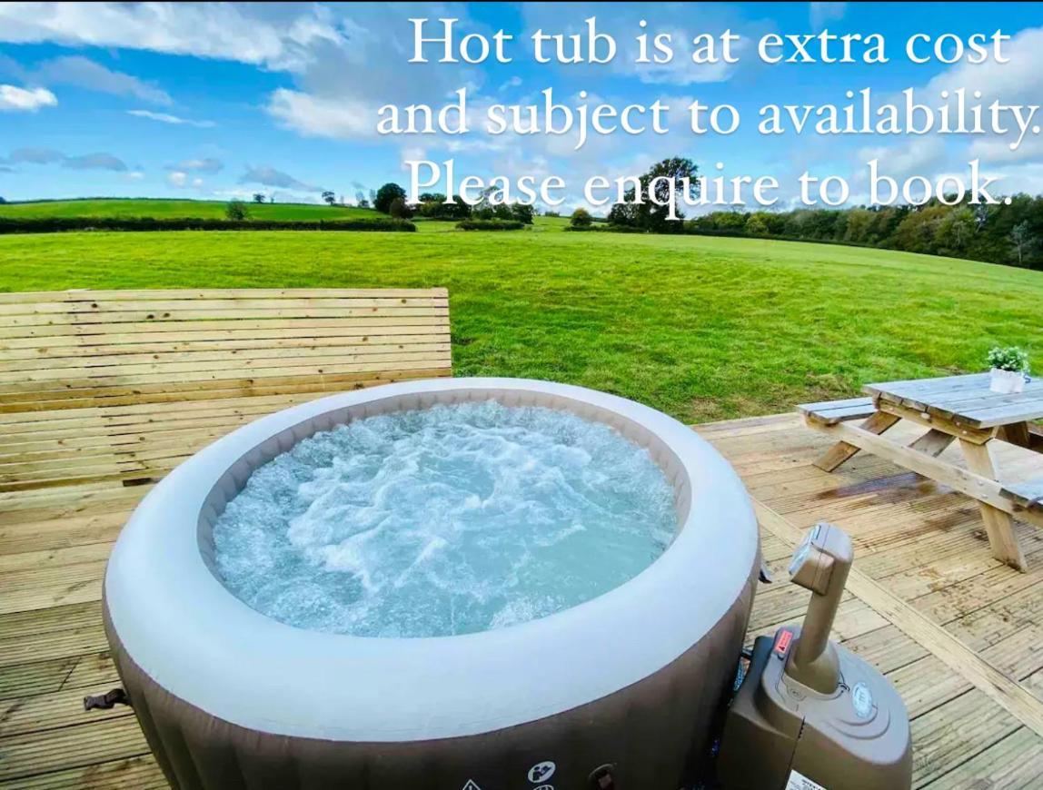 The Old Dairy - Boutique Countryside Cottage At Harrys Cottages Pen-y-Clawdd 외부 사진